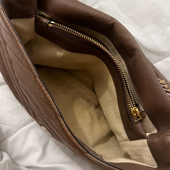 Tory Burch Kira Chevron Convertible Shoulder Bag - Picture 11 of 12